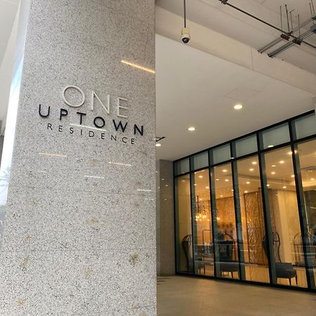 1 Bedroom Uptown Bgc Across Uptown Mall Manila Esterno foto